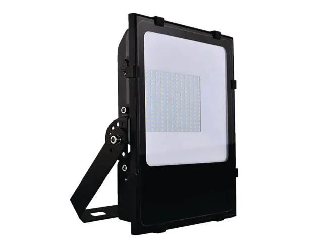 Aktuell LED Strahler 150W IP66 12000LM