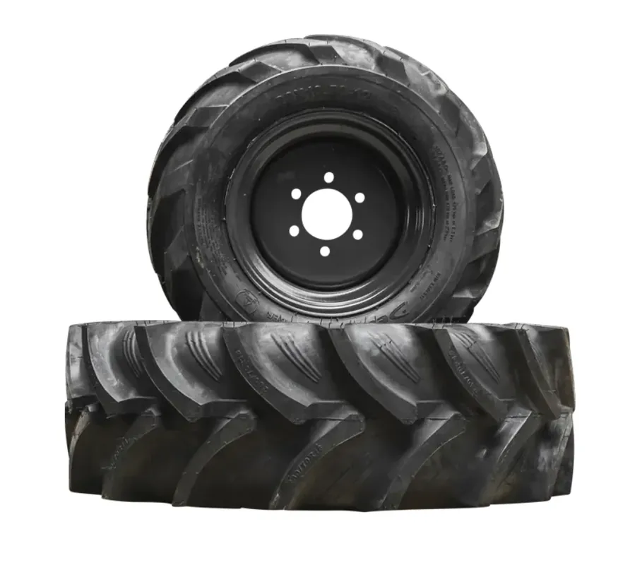 Tym Ackerstollenbereifung Radial vorne: 23x8,5-12, hinten: 280/70 R18 passend für Tym Allrad-Kompakttraktor T255 Nur Heute