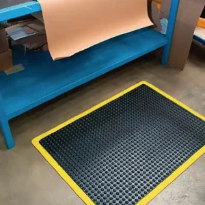 Arbeitsplatzbodenbelag Fertigmatte L1200xB900xS14mm schwarz/gelb SBR-Gummi COBA Aktuell