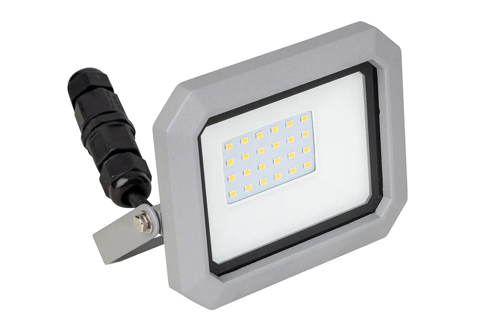 Neuheit Schwabe „Slimline“ CHIP-LED-Strahler
